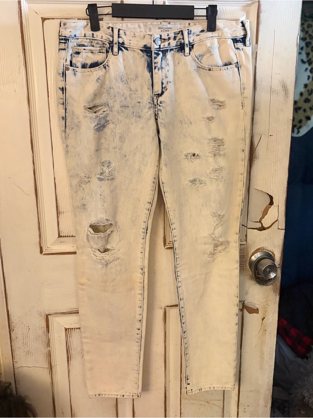 Abercrombie & Fitch acid washed Distressed Cropped Skinny Jeans